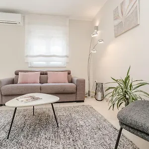 Karla Apartman