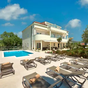 Luxury Klara Bed & Breakfast Split