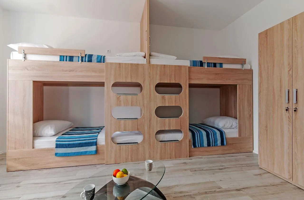 Sky Hostel Zadar 0*,
